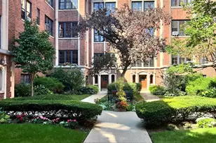 1352 E Madison Park, Chicago, IL 60615 - Photo 2