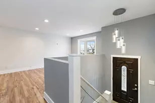 1014 Vine St, Streamwood, IL 60107 - Photo 2