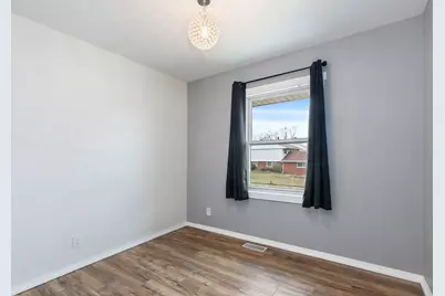 1014 Vine Street, Streamwood, IL 60107 - Photo 12