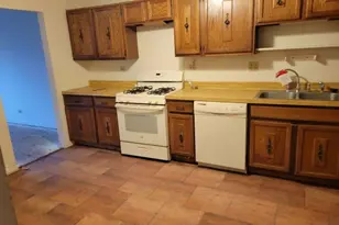 888 Swan Blvd, Deerfield, IL 60015 - Photo 2