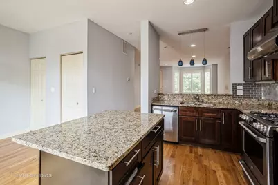 92 Legacy Lane, Wheeling, IL 60090 - Photo 6