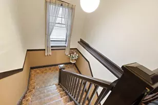 8130 Kenneth Ave, Skokie, IL 60076 - Photo 16