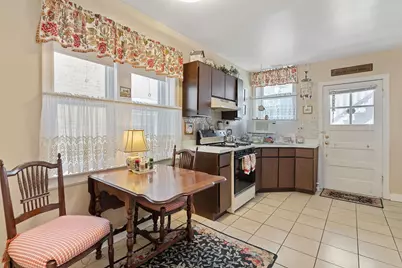 8130 Kenneth Avenue, Skokie, IL 60076 - Photo 4