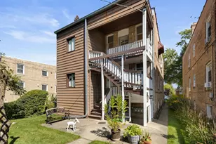 8130 Kenneth Ave, Skokie, IL 60076 - Photo 18