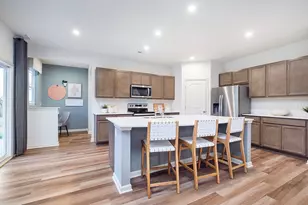 131 Furnas Dr, Batavia, IL 60510 - Photo 4