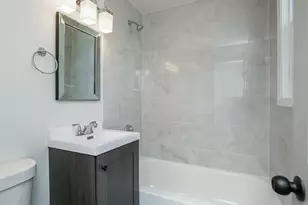 123 N West St, Wheaton, IL 60187 - Photo 8