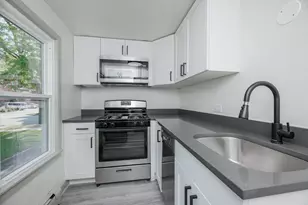 123 N West St, Wheaton, IL 60187 - Photo 12