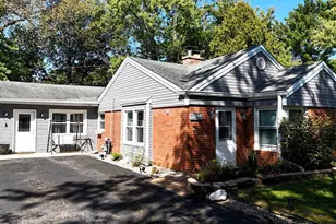 3898 Montgomery Dr, Crete, IL 60417 - Photo 2