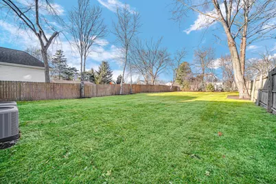 [Address not provided], Deerfield, IL 60015 - Photo 32