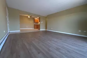 1665 Coach Dr, Naperville, IL 60565 - Photo 6