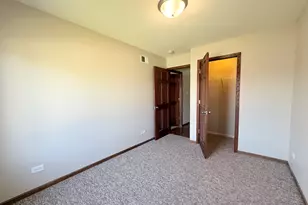 18018 Chantilly Ln, Hazel Crest, IL 60429 - Photo 12