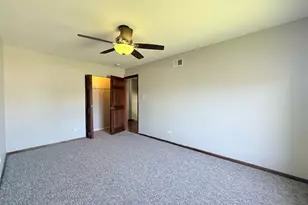 18018 Chantilly Ln, Hazel Crest, IL 60429 - Photo 10