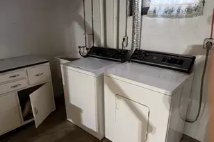 705 W Olive St, Bloomington, IL 61701 - Photo 26