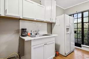 3017 E 78th St, Chicago, IL 60649 - Photo 6