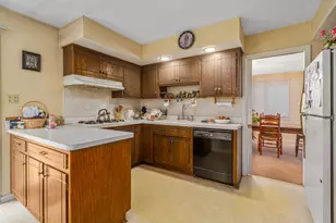 18350 Carpenter St, Homewood, IL 60430 - Photo 2