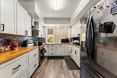 805 W Indiana Avenue, Urbana, IL 61801 - Photo 16