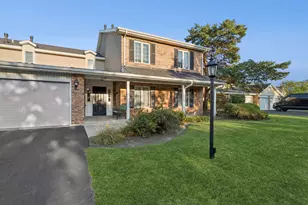 7235 Willow Way Ln, Willowbrook, IL 60527 - Photo 2