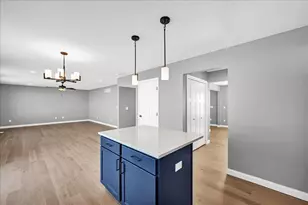 502 Travis Dr, Carlock, IL 61725 - Photo 12