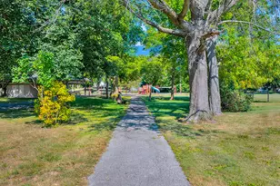 502 Travis Dr, Carlock, IL 61725 - Photo 46