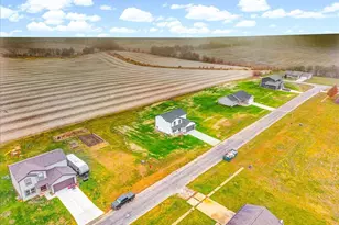 502 Travis Dr, Carlock, IL 61725 - Photo 44