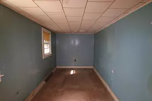 29 S Hickory Ave, Fox Lake, IL 60020 - Photo 14