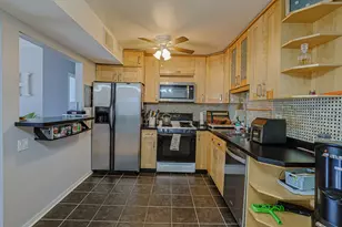 631 Derry Ct, Schaumburg, IL 60193 - Photo 6