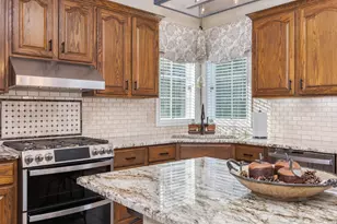 2006 Woodbine Rd, Bloomington, IL 61704 - Photo 42