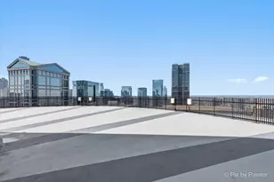 300 N State St, Chicago, IL 60654 - Photo 16