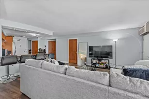 300 N State St, Chicago, IL 60654 - Photo 8