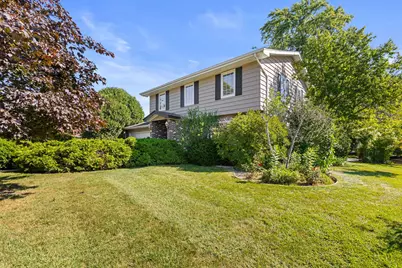 455 Laburnum Drive, Northbrook, IL 60062 - Photo 1