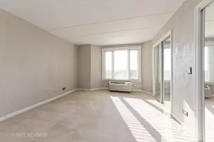 1 Renaissance Pl, Palatine, IL 60067 - Photo 6