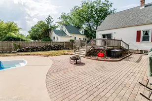 404 E South St, Peotone, IL 60468 - Photo 12