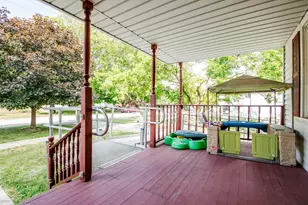 404 E South St, Peotone, IL 60468 - Photo 6