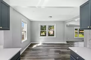 1725 E 158th St, South Holland, IL 60473 - Photo 10