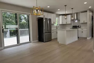 831 Richards St, Joliet, IL 60433 - Photo 12