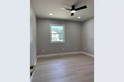 831 Richards Street, Joliet, IL 60433 - Photo 8