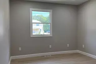 831 Richards St, Joliet, IL 60433 - Photo 8