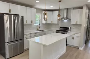 831 Richards St, Joliet, IL 60433 - Photo 6