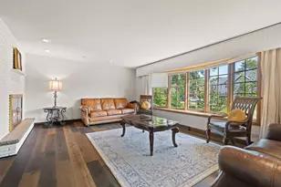 2250 White Oak Dr, Northbrook, IL 60062 - Photo 14