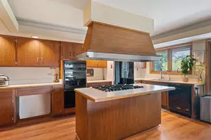 2250 White Oak Dr, Northbrook, IL 60062 - Photo 12