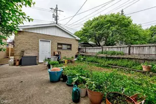 2832 N Mozart St, Chicago, IL 60618 - Photo 26