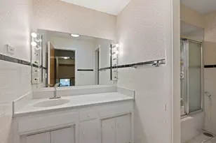 2250 White Oak Dr, Northbrook, IL 60062 - Photo 22