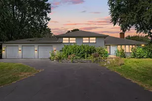 2250 White Oak Dr, Northbrook, IL 60062 - Photo 26