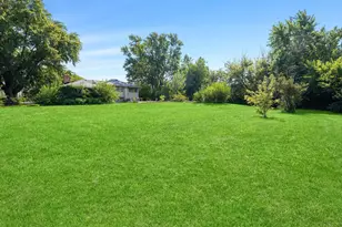 2250 White Oak Dr, Northbrook, IL 60062 - Photo 24