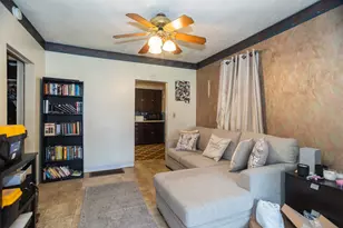 8351 S Cregier Ave, Chicago, IL 60617 - Photo 4