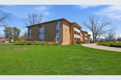 960 Beau Drive #303, Des Plaines, IL 60016 - Photo 1