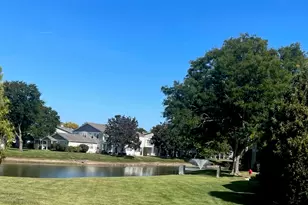 683 Cleo Ct, Wheeling, IL 60090 - Photo 4