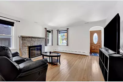 9304 S Utica Avenue, Evergreen Park, IL 60805 - Photo 2