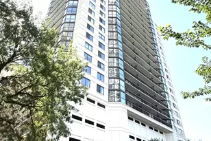 33 W Delaware Pl, Chicago, IL 60610 - Photo 2