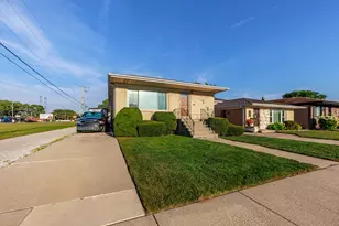 491 Escanaba Ave, Calumet City, IL 60409 - Photo 8